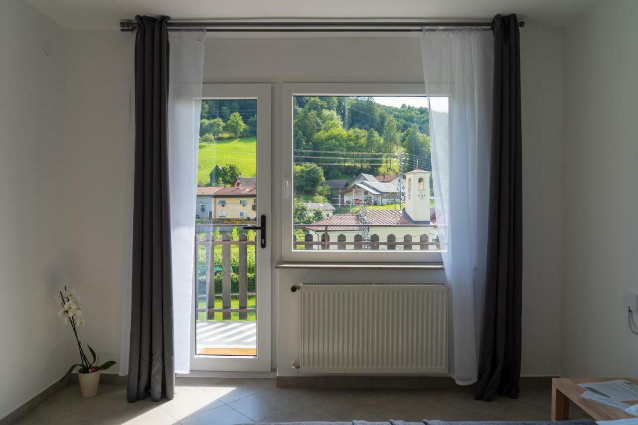 The Foxhouse Hotel Tolmin Bagian luar foto