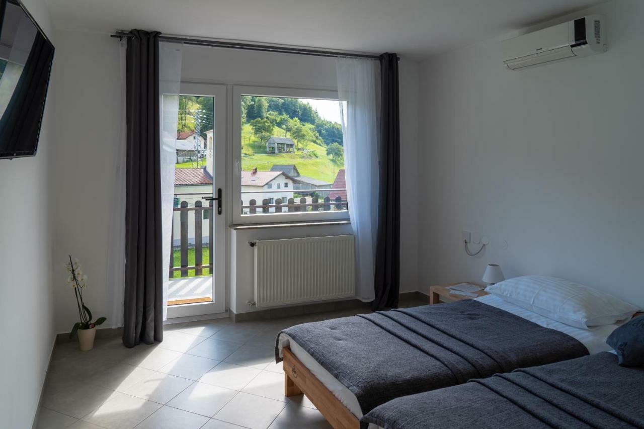 The Foxhouse Hotel Tolmin Bagian luar foto