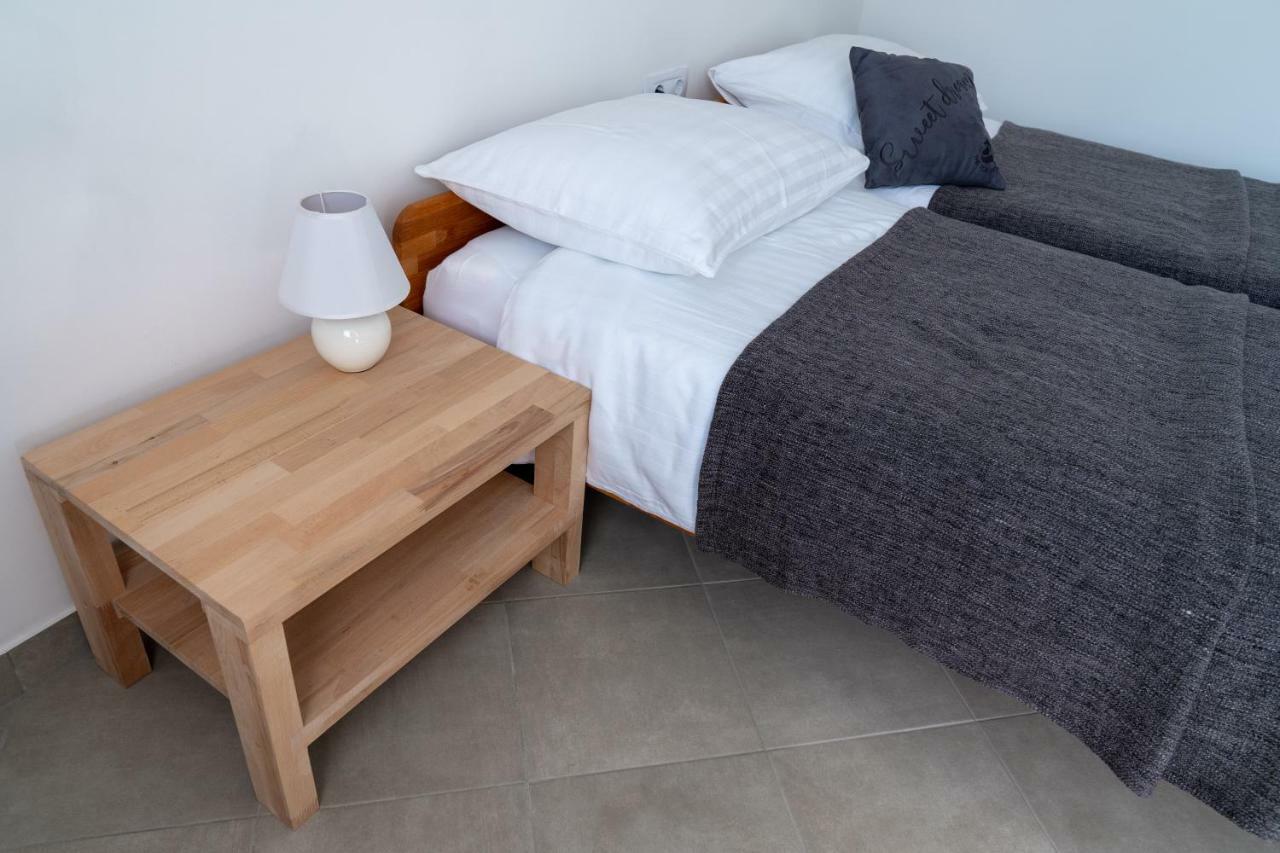 The Foxhouse Hotel Tolmin Bagian luar foto